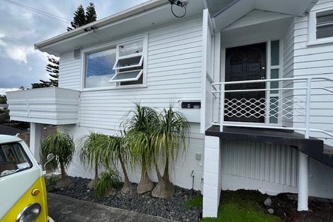 Photo of property in 1/27 Gazelle Avenue, Beach Haven, Auckland, 0626