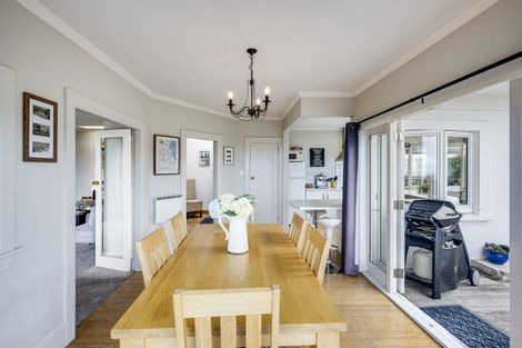 Photo of property in 27 Thompson Road, Bluff Hill, Napier, 4110