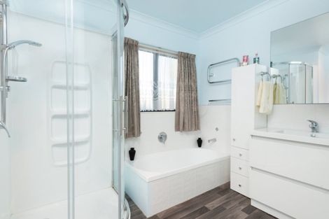 Photo of property in 5 Lisa Place, Brookfield, Tauranga, 3110