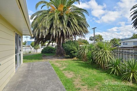 Photo of property in 9 Hardie Grove, Featherston, 5710