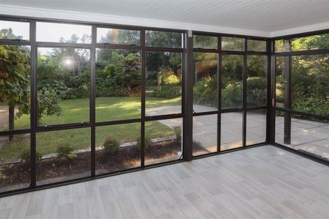 Photo of property in 2 Vista Place, Kawaha Point, Rotorua, 3010