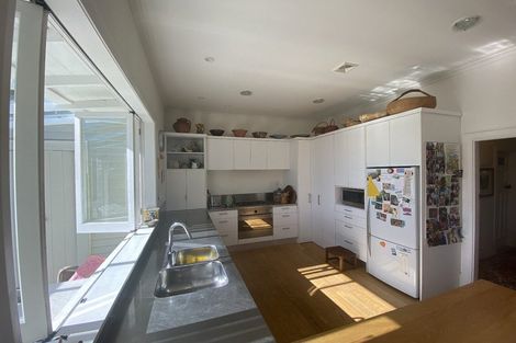 Photo of property in 25 Saint Michaels Crescent, Kelburn, Wellington, 6012