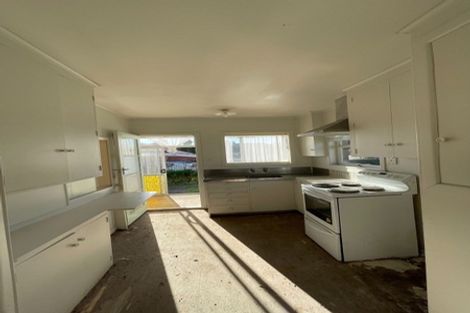 Photo of property in 10 Churchill Avenue, Manurewa, Auckland, 2102