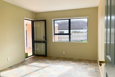 Photo of property in 18 Piriti Drive, Te Atatu Peninsula, Auckland, 0610