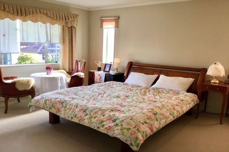 Photo of property in 14 Bridgefield Crescent, Flat Bush, Auckland, 2016