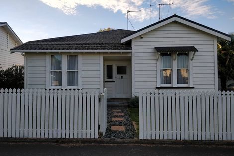 Photo of property in 15 Myrtle Street, Hamilton East, Hamilton, 3216