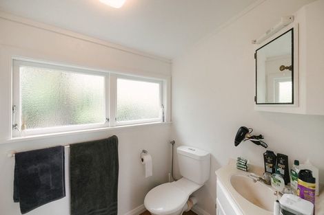 Photo of property in 12 Lifford Place, Awapuni, Palmerston North, 4412