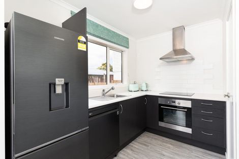 Photo of property in 17a The Drive, Tawa, Wellington, 5028