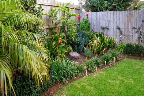 Photo of property in 1/12 Brook Street, Milford, Auckland, 0620