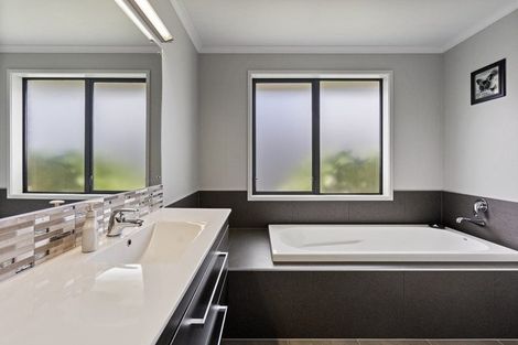 Photo of property in 9 Huetu Place, Bell Block, New Plymouth, 4312