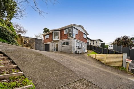Photo of property in 10 Fairview Place, Westown, New Plymouth, 4310