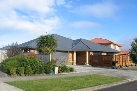Photo of property in 118 Ruapehu Drive, Fitzherbert, Palmerston North, 4410
