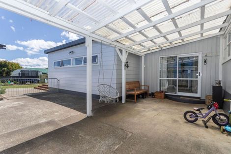 Photo of property in 64 Allardice Street, Dannevirke, 4930