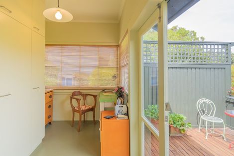 Photo of property in 25 Tennis Court Road, Raumati South, Paraparaumu, 5032