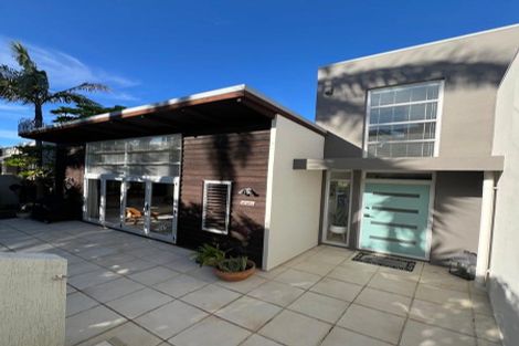 Photo of property in 32f Parr Terrace, Castor Bay, Auckland, 0620
