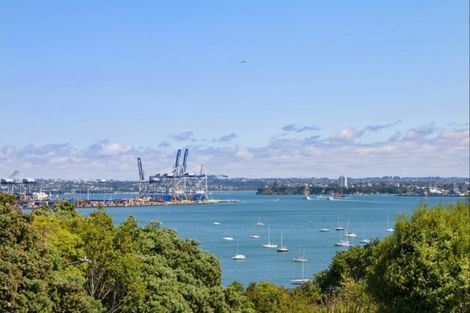 Photo of property in 96 Paritai Drive, Orakei, Auckland, 1071