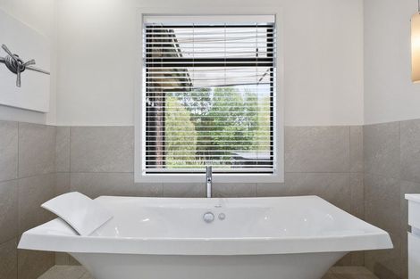 Photo of property in 35 Stonebrook Lane, Kelvin Grove, Palmerston North, 4470