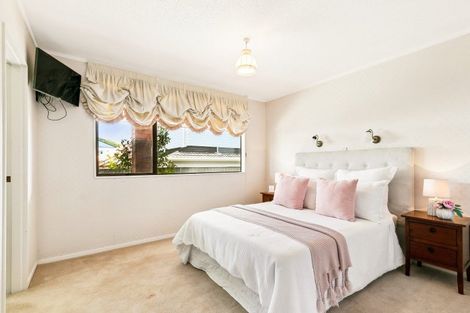 Photo of property in 8a Beauchamp Street, Karori, Wellington, 6012