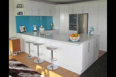 Photo of property in 25 Vermeer Place, West Harbour, Auckland, 0618