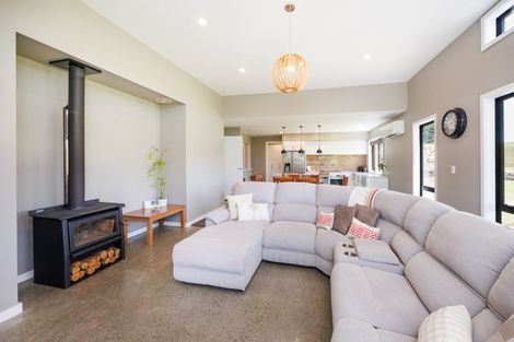Photo of property in 981 Colyton Road, Bunnythorpe, Feilding, 4775