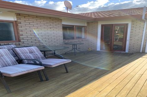 Photo of property in 11 Ali Place, Ranui, Auckland, 0612