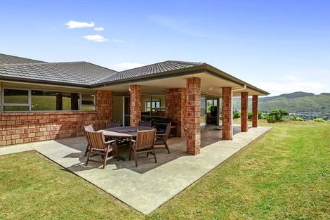 Photo of property in 50 Bing Lucas Drive, Tawa, Wellington, 5028