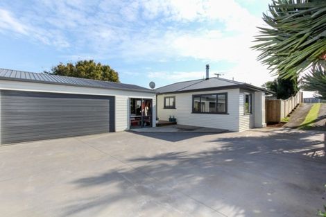 Photo of property in 1 Ranfurly Street, Frankleigh Park, New Plymouth, 4310