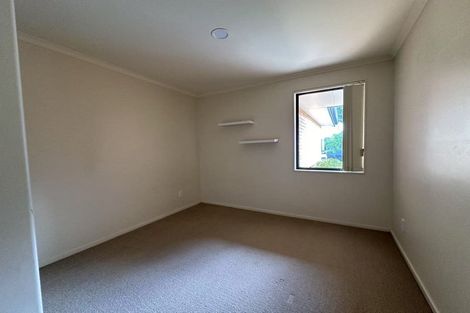 Photo of property in 10 Nimstedt Avenue, Oteha, Auckland, 0632