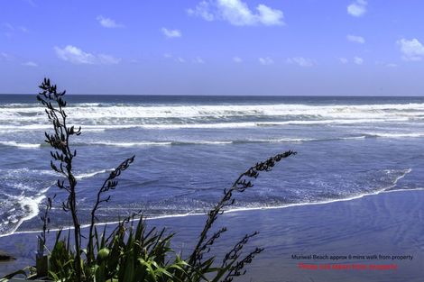 Photo of property in 379 Motutara Road, Muriwai, Waimauku, 0881