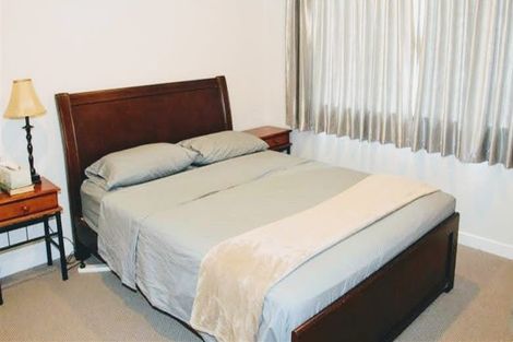 Photo of property in 30a Schnapper Rock Road, Schnapper Rock, Auckland, 0632