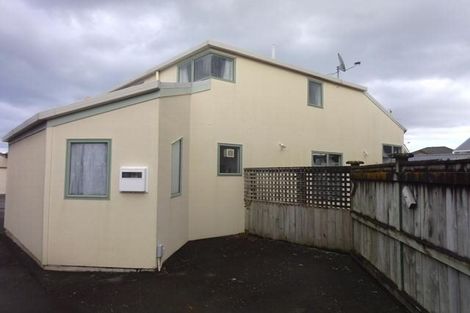 Photo of property in 2/3 Wai-iti Crescent, Woburn, Lower Hutt, 5010