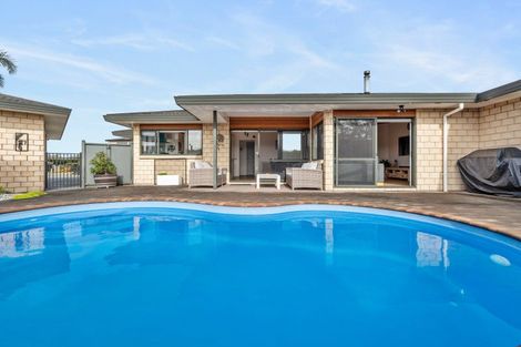 Photo of property in 44 Bermuda Place, One Tree Point, 0118