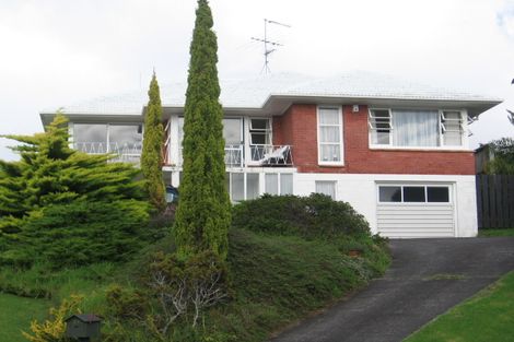 Photo of property in 28 Mayfair Crescent, Mairangi Bay, Auckland, 0630