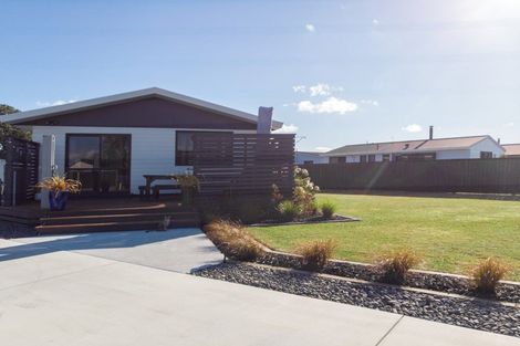 Photo of property in 20 Miller Place, Ngatea, 3503