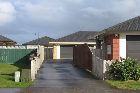 Photo of property in 10 Caltra Place, East Tamaki, Auckland, 2016