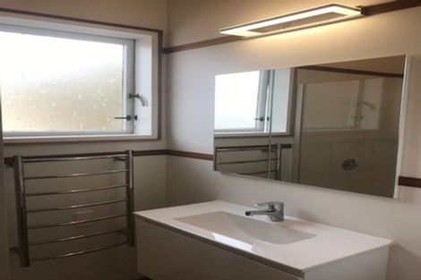 Photo of property in 43 Grant Road, Thorndon, Wellington, 6011