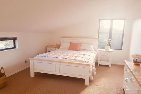 Photo of property in 1/7 Hauraki Crescent, Pinehill, Auckland, 0632