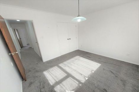 Photo of property in 1/3 Tyndrum Place, Highland Park, Auckland, 2010