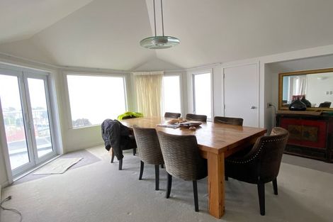 Photo of property in 2 Palliser Road, Roseneath, Wellington, 6011