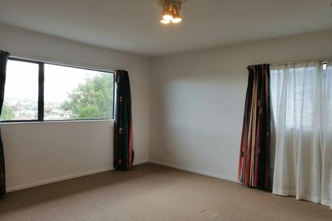 Photo of property in 1/11 Strabo Place, Windsor Park, Auckland, 0632