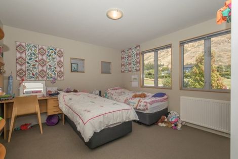 Photo of property in 12 Elderberry Crescent, Wanaka, 9305