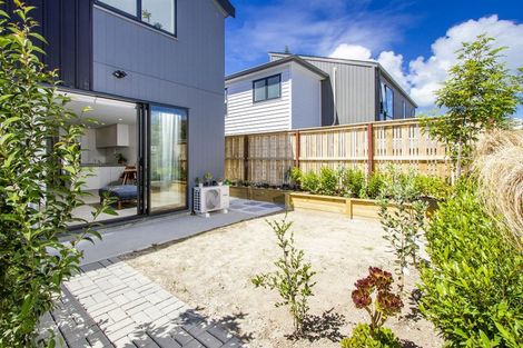 Photo of property in 2b Rosalind Road, Glenfield, Auckland, 0629