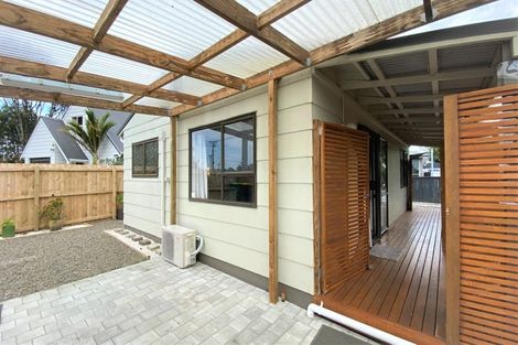 Photo of property in 2/15 Ward Crescent, Te Atatu Peninsula, Auckland, 0610