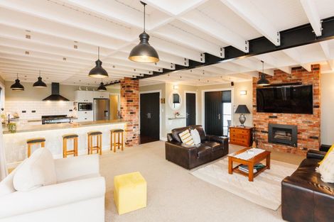 Photo of property in 5 Colombo Street, Hokowhitu, Palmerston North, 4410