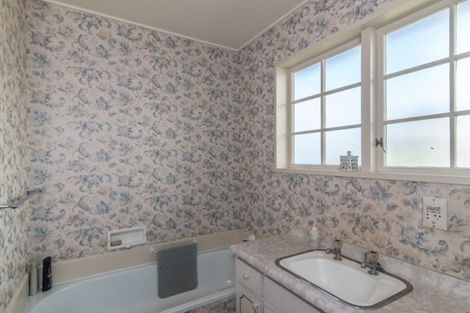 Photo of property in 6 Lethenty Way, Karori, Wellington, 6012