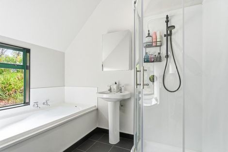 Photo of property in 8 Wairere Road, Bastia Hill, Whanganui, 4500