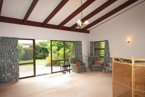 Photo of property in 1/10 Reeves Road, Acacia Bay, Taupo, 3330