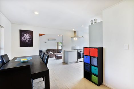 Photo of property in 2/23 Duncan Avenue, Te Atatu South, Auckland, 0610