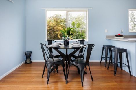 Photo of property in 101 Hillcrest Drive, Kelvin Grove, Palmerston North, 4414