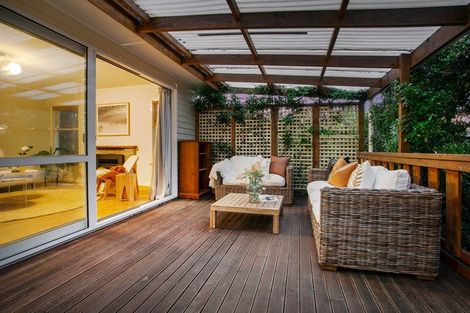 Photo of property in 158 View Road, Sunnyvale, Auckland, 0612